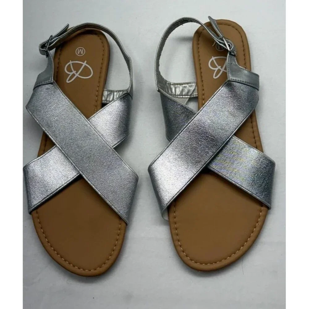Bobbie Brooks silver metallic sandals size 7/8